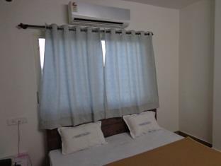 Oyo 36211 Hotel Padma Palace Uddzsaín Kültér fotó